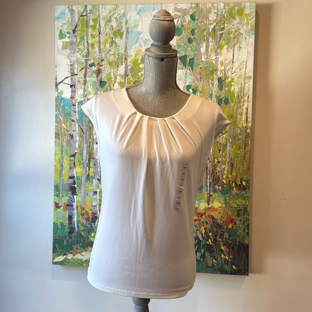 ANN TAYLOR PETITE CREAM STRECHY TOP SIZE MEDIUM PETITE 🌟NWT🌟